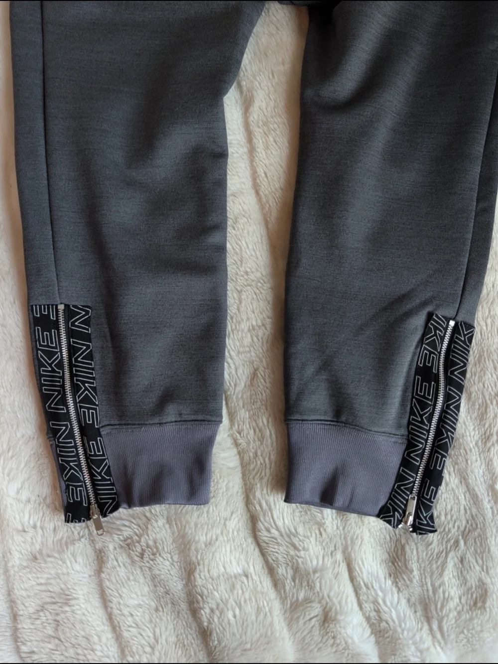 Nike Therma Fit Zip Women's Joggers Charcoal Grey/Black Sz Large NWT